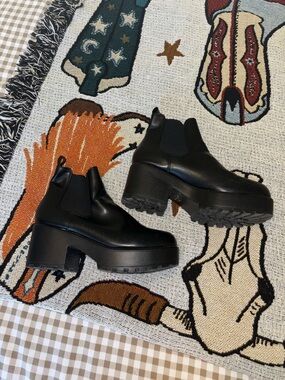 Nasty Gal Lug Sole Chelsea Boot